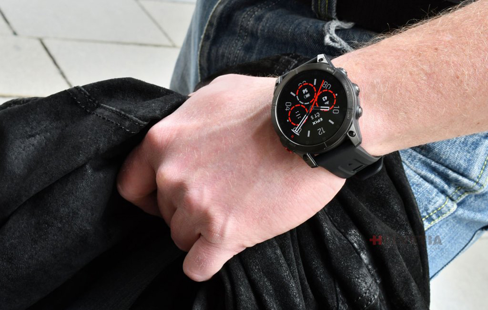 138639-14_garmin-epix-pro-sapphire--titan-black--black-silicone-band-010-02582-11